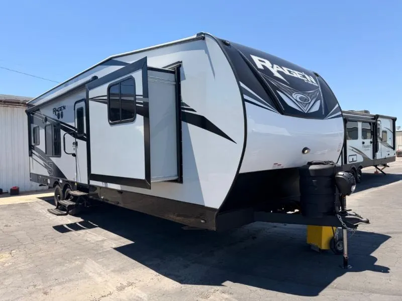 2027 Genesis Supreme Rage 2915CRXL - Photo 2