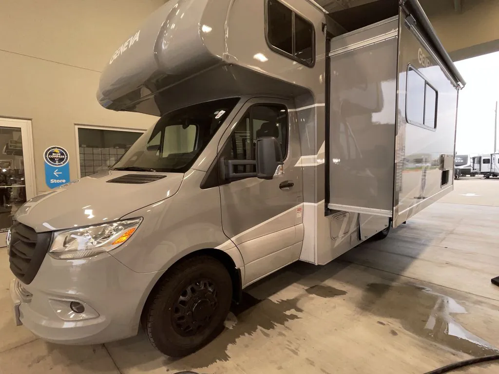 2026 Thor Motor Coach Geneva 24VP - Photo 2