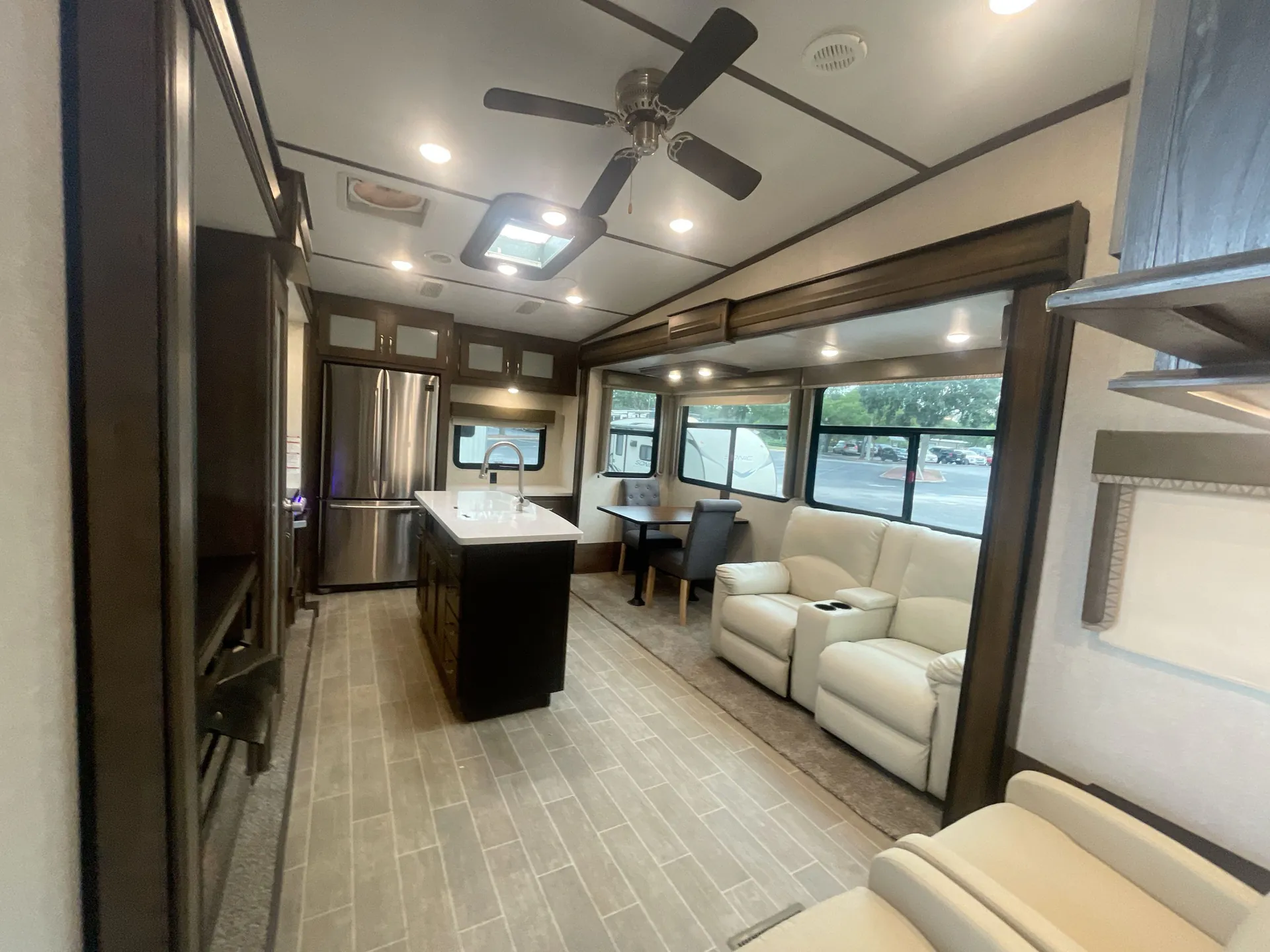 2019 Keystone Montana High Country 321MK — living area main