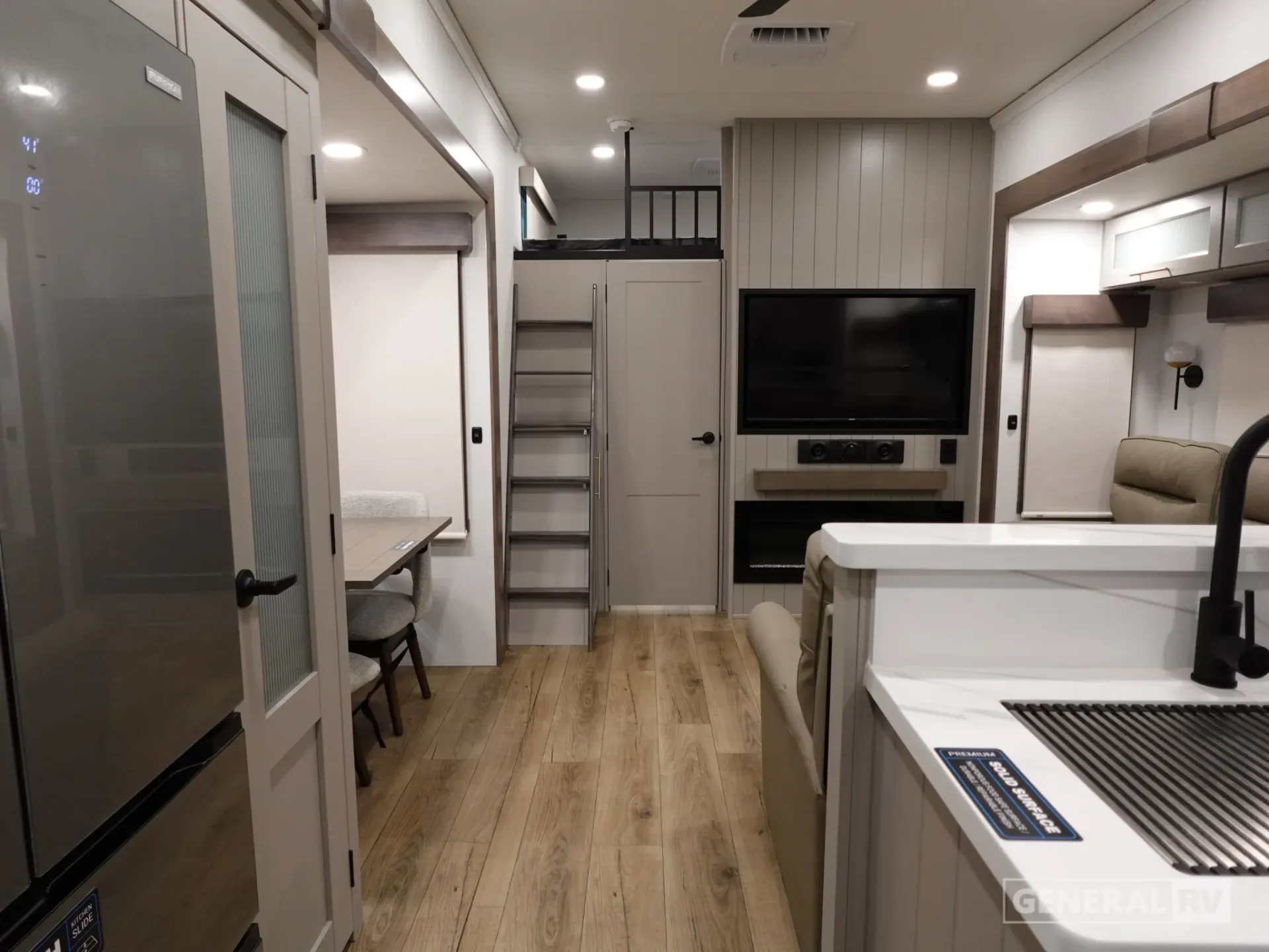 2026 Alliance RV Paradigm 395DS - Photo 3