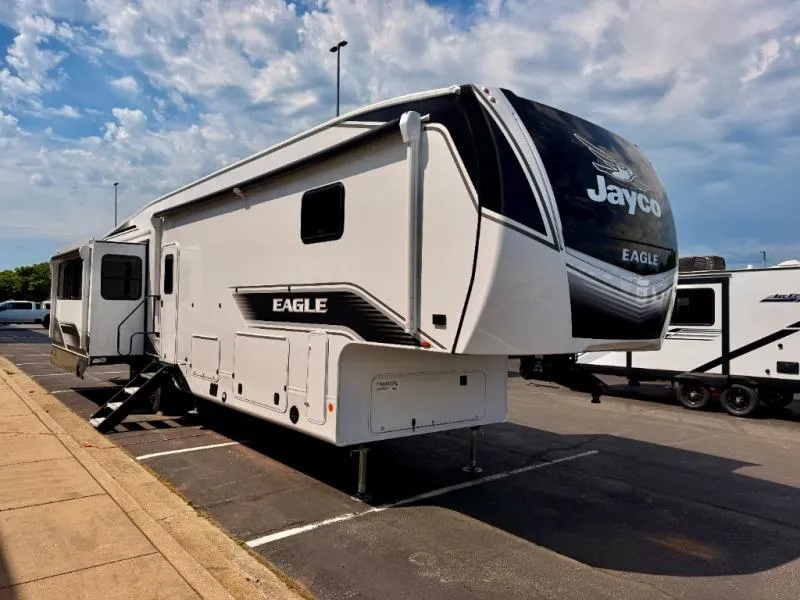 2026 Jayco Eagle 355MBQS - Photo 2