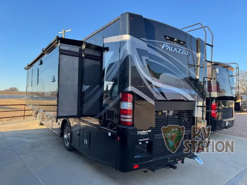 2022 Thor Motor Coach Palazzo 33.6 - Photo 4