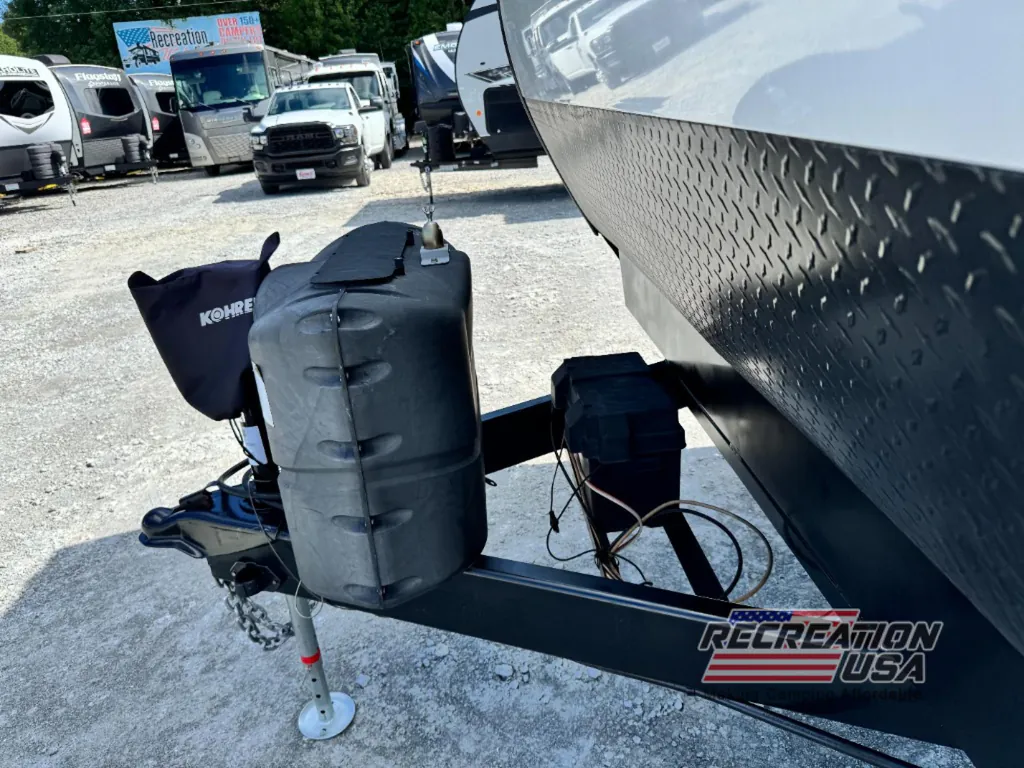 2022 Forest River Vengeance Rogue 26V, Photos photo 36