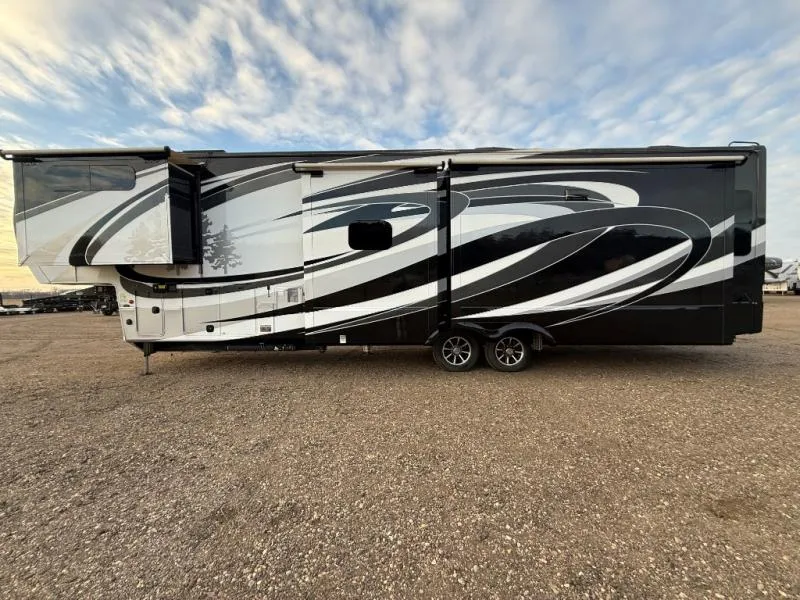 2018 Redwood RV Redwood 3881ES - Photo 4