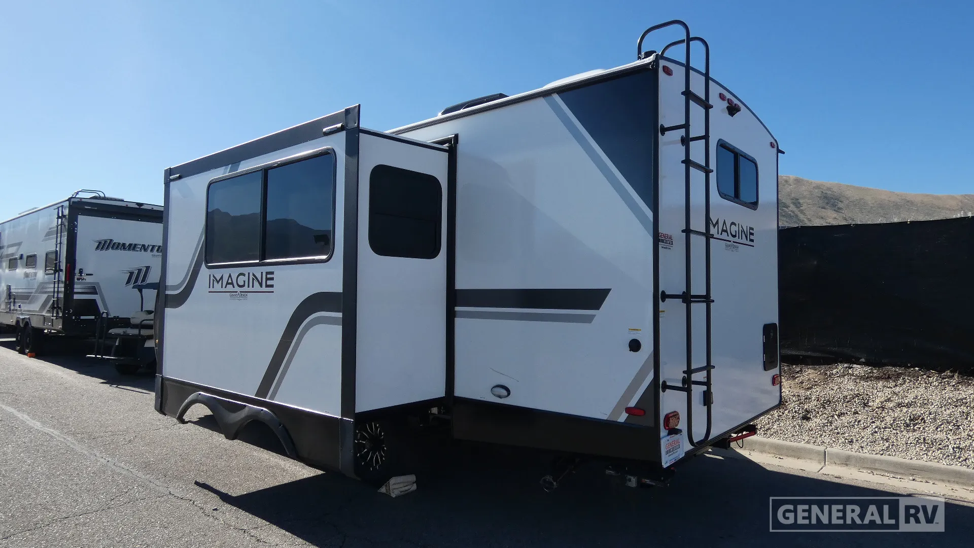 2027 Grand Design Imagine 2300MK - Photo 4