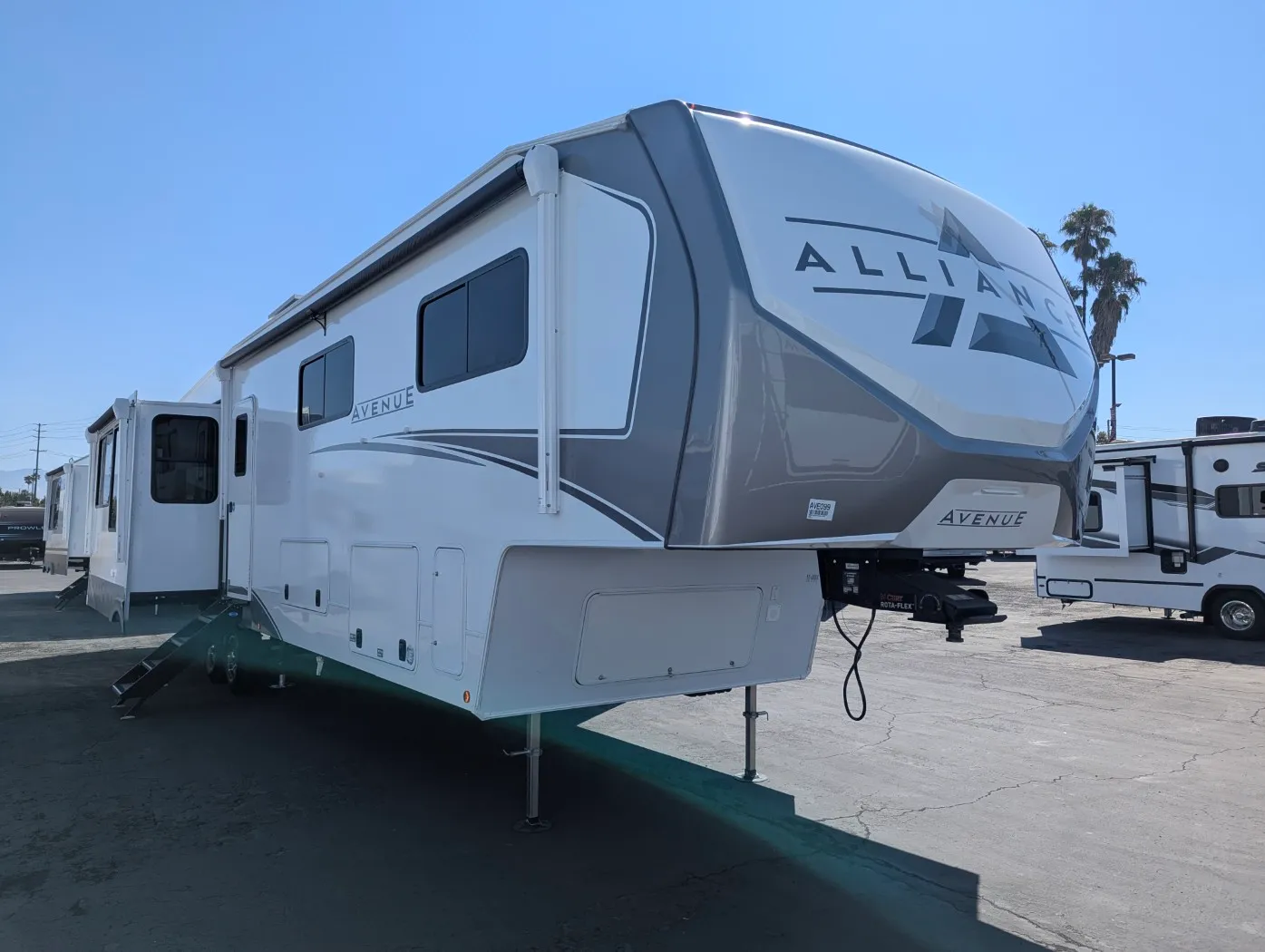 2026 Alliance RV Avenue 39MBR - Photo 2