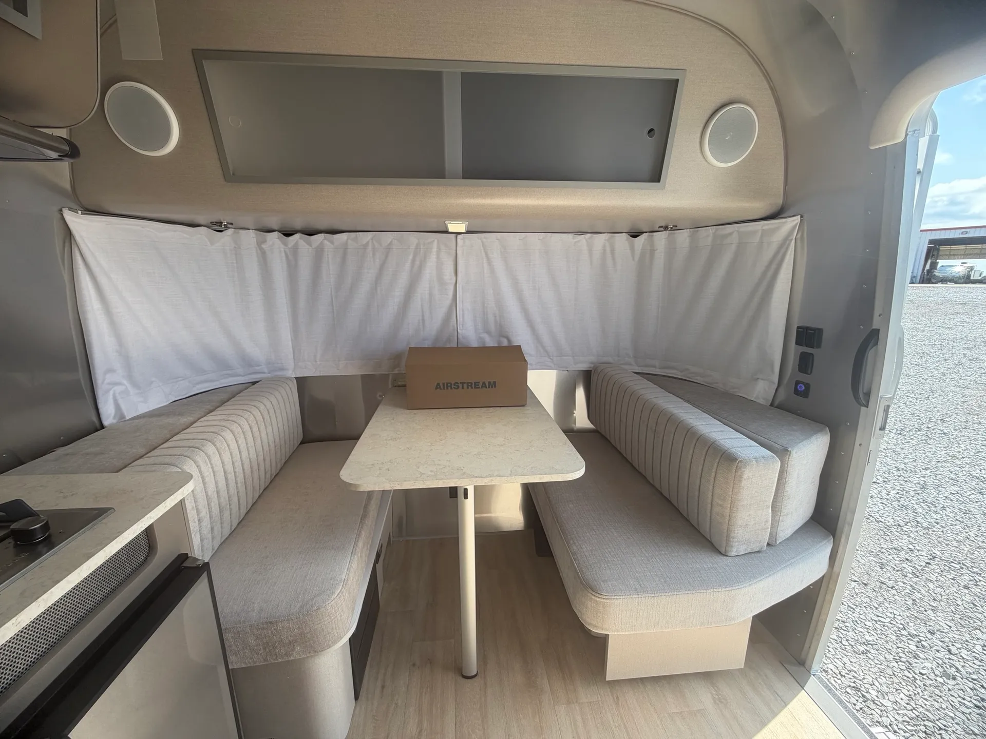 2027 Airstream Caravel 16RB - Photo 3