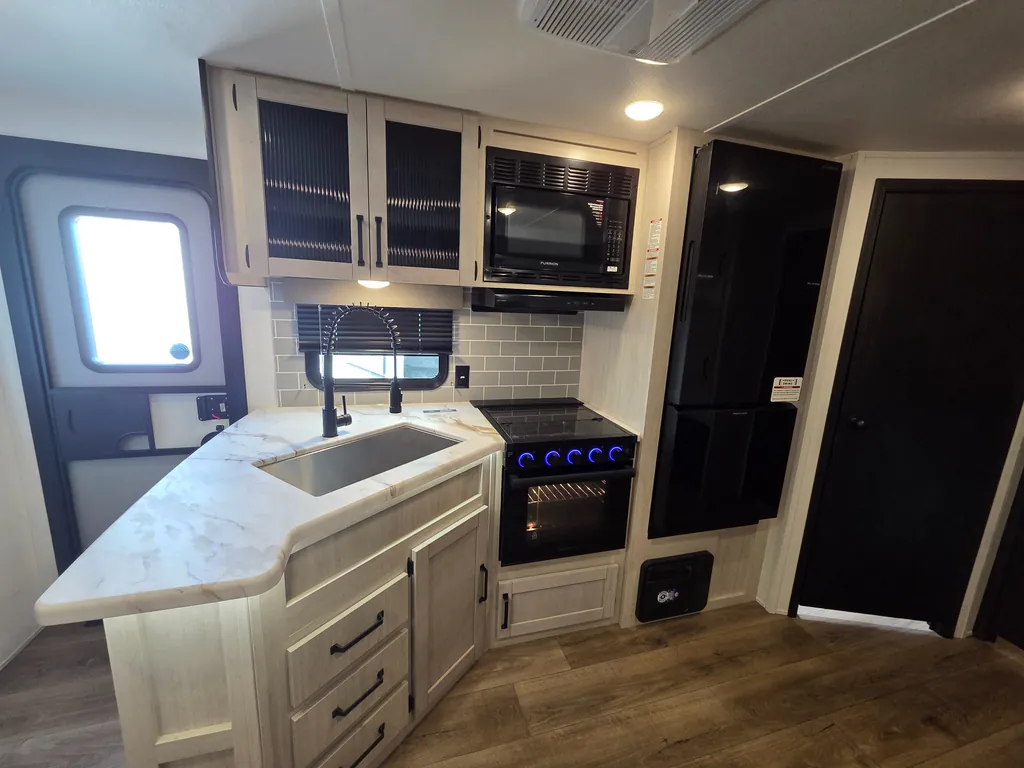 2026 Forest River Puma 32BHQS, Photos photo 3