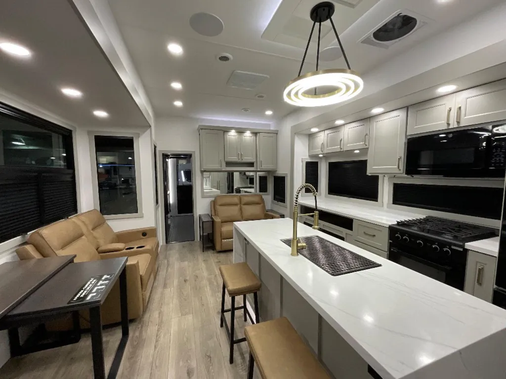 2025 Brinkley Model G 4100, Photos photo 10