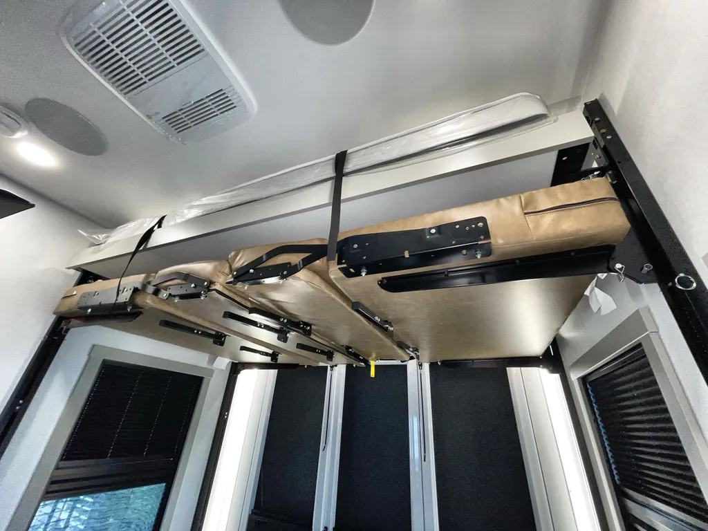 2026 Brinkley Model G 4100, Photos photo 29