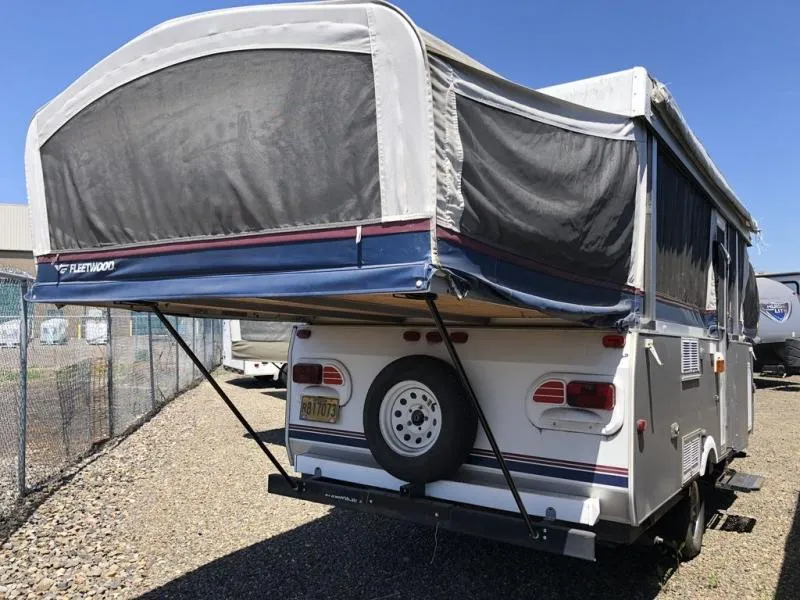 2005 Fleetwood RV Niagara Used    3933 - Photo 4