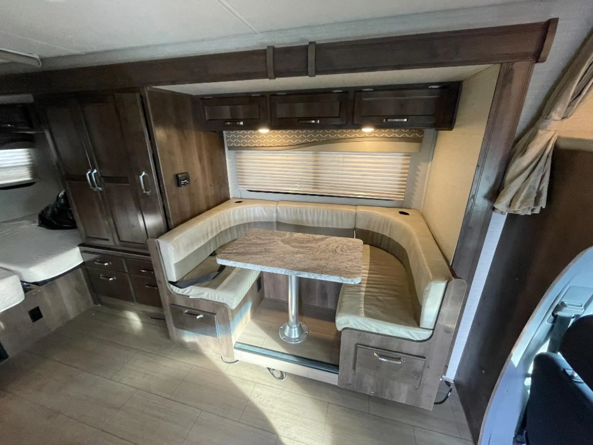 2018 Jayco Melbourne 24L - Photo 4