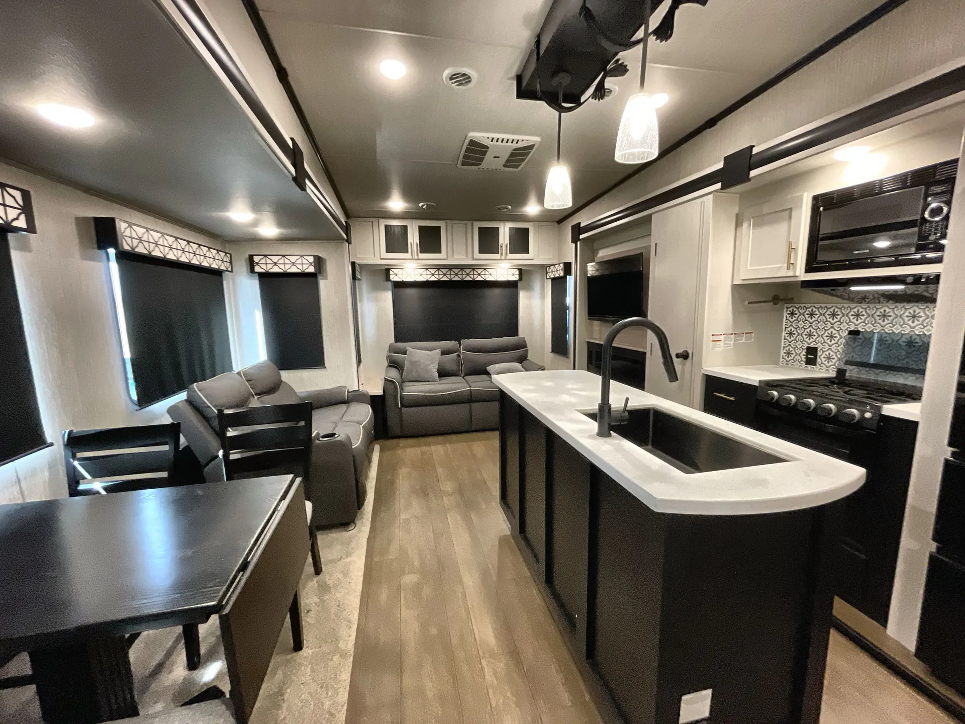 2022 Forest River Wildcat 333RLBS — living area main