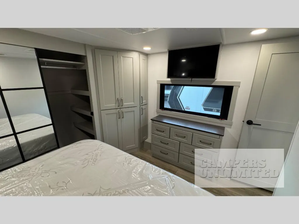 2026 Brinkley Model G 3520, Photos photo 17