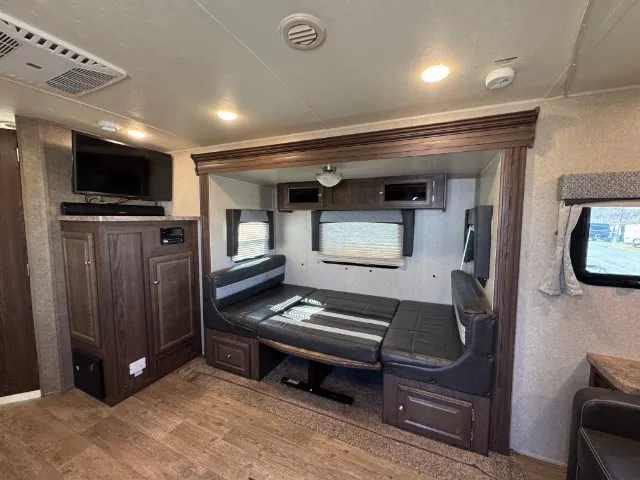 2018 Forest River Rockwood Ultra Lite 2304DS - Photo 3