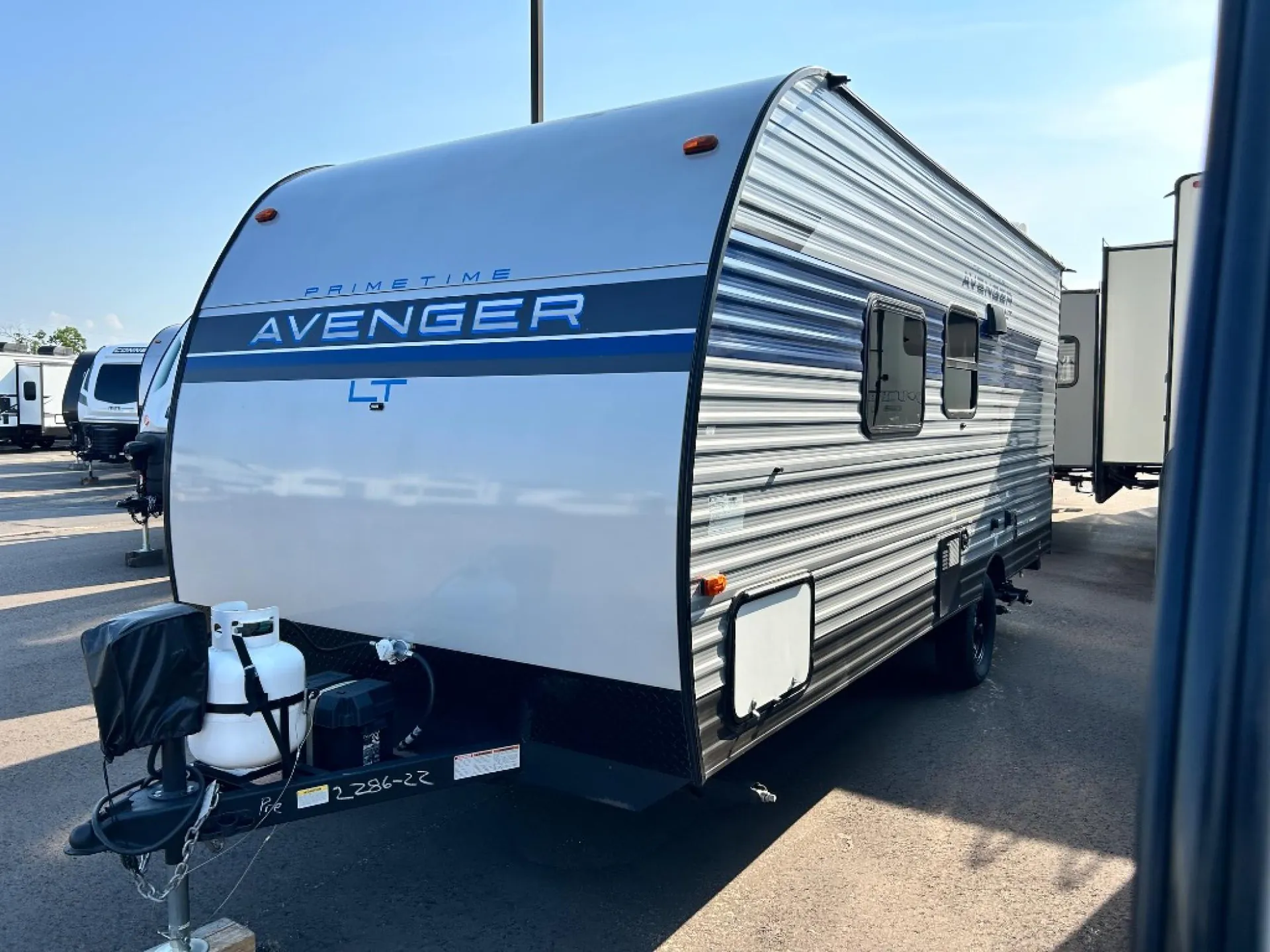2023 Prime Time Avenger LT 16FQ - Photo 4