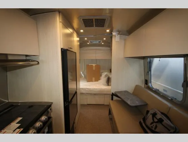 2026 Airstream Flying Cloud 23FB - Photo 3