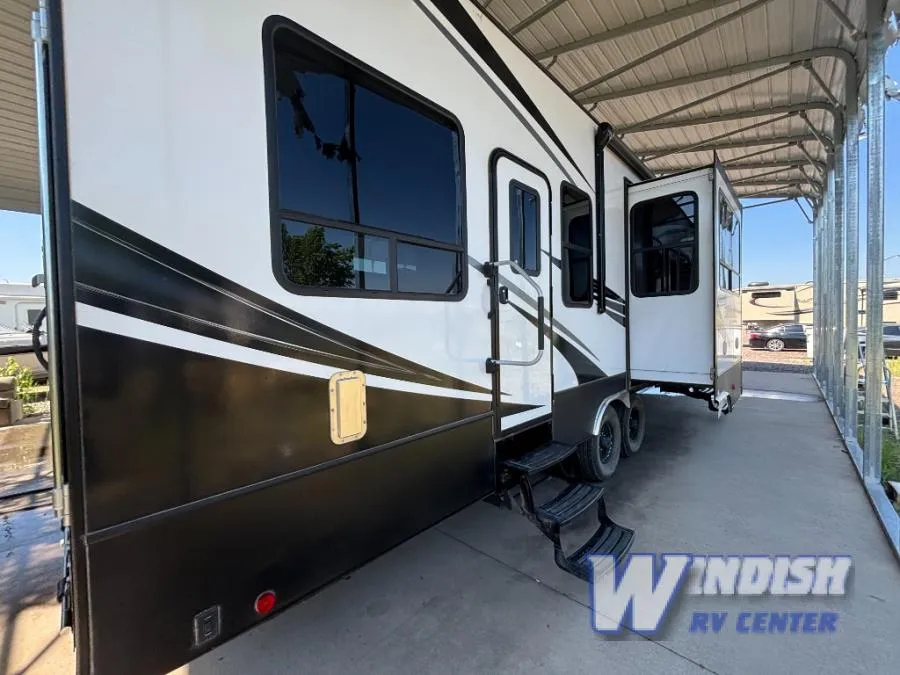 2019 Keystone RV Endurance Used    3586 - Photo 4