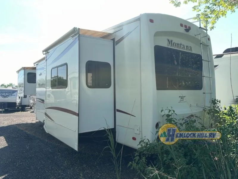 2011 Keystone RV Montana 3625RE - Photo 2