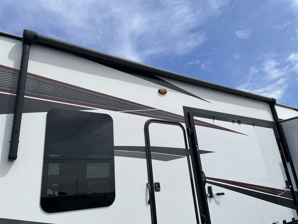 2019 Grand Design Momentum 399TH, Photos photo 25