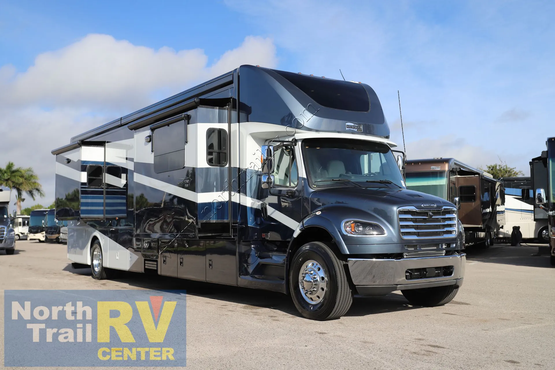 2026 Newmar Super Star 4061 - Photo 2