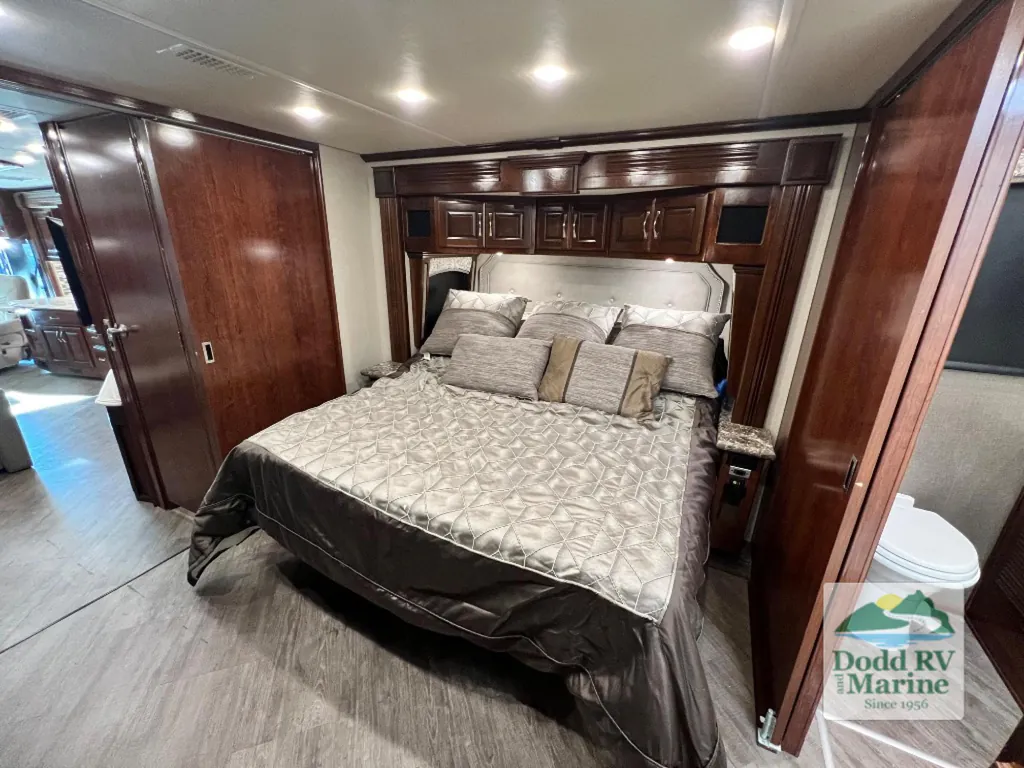 2019 Fleetwood Pace Arrow LXE 38K, Photos photo 32