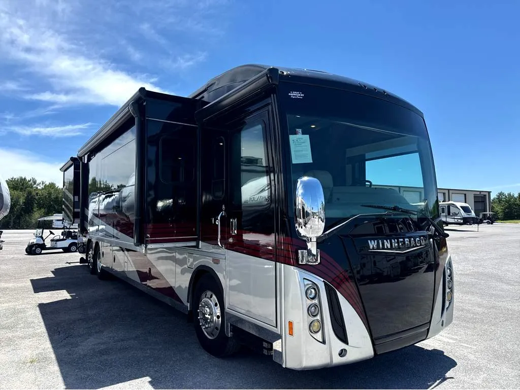 2017 Winnebago Tour 42QD - Main photo