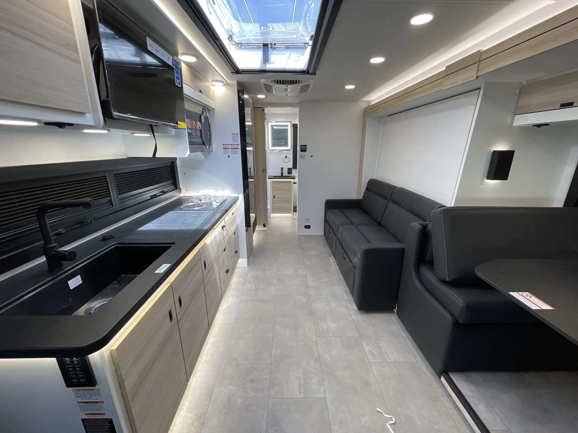 2026 Jayco Melbourne Prestige 25RP - Photo 3