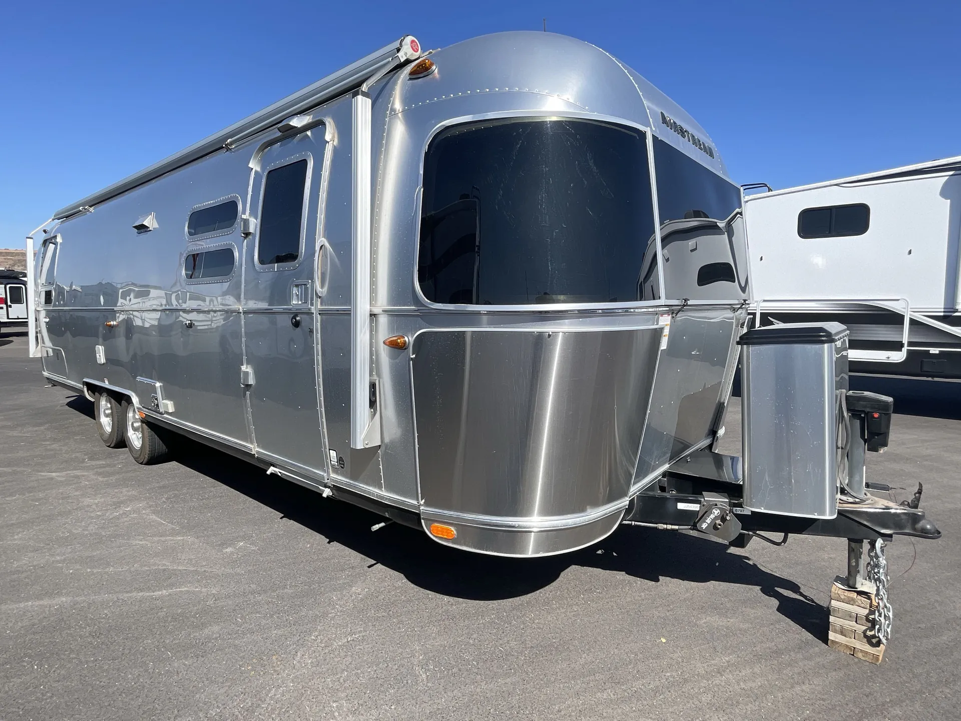 2018 airstream Classic 30RB - Photo 2