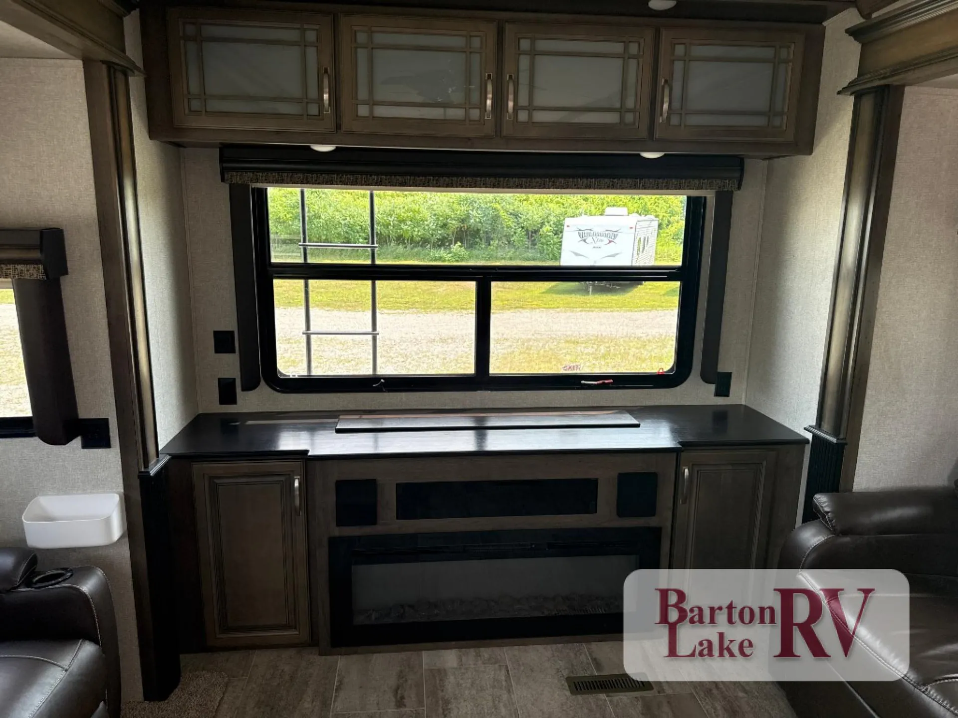 2018 Keystone Montana 3130RE - Photo 3