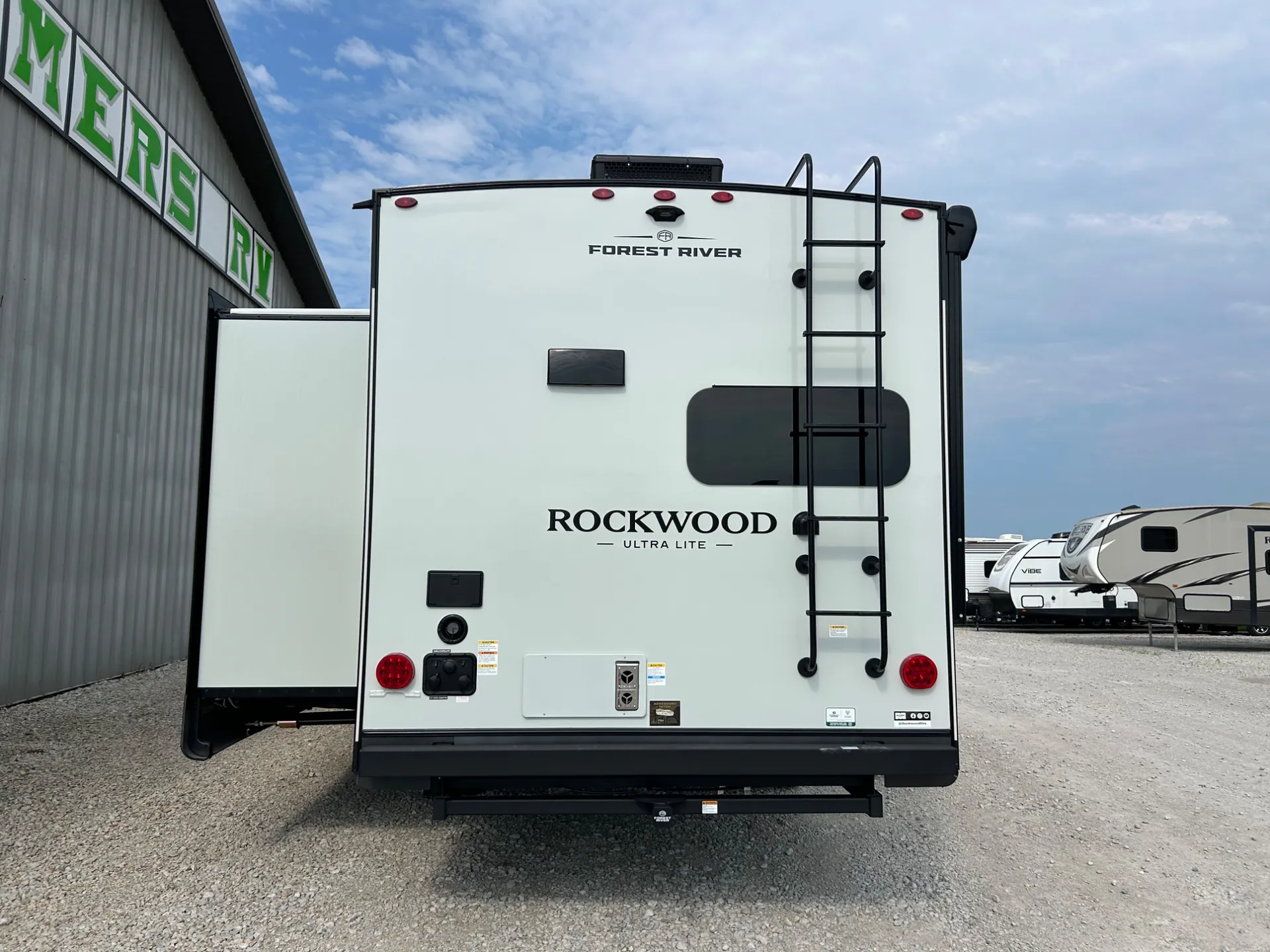 2027 Forest River Rockwood Ultra Lite 2711RK — Photo 7