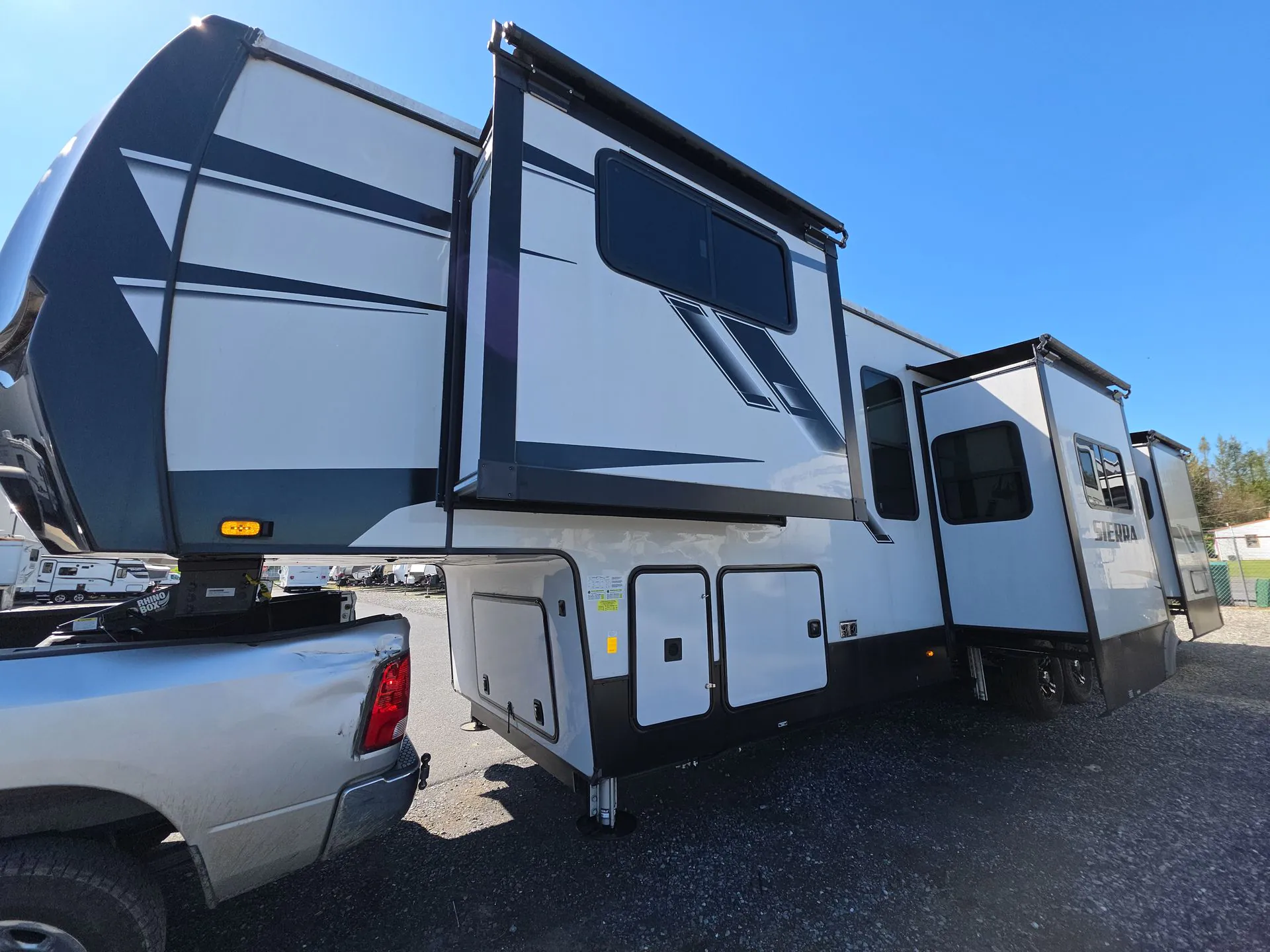 2022 Forest River Sierra Luxury 38FKOK - Photo 3