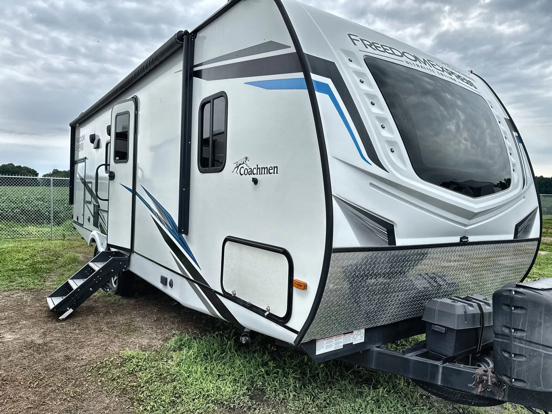 2022 Coachmen Freedom Express Ultra Lite 252RBS - Photo 2