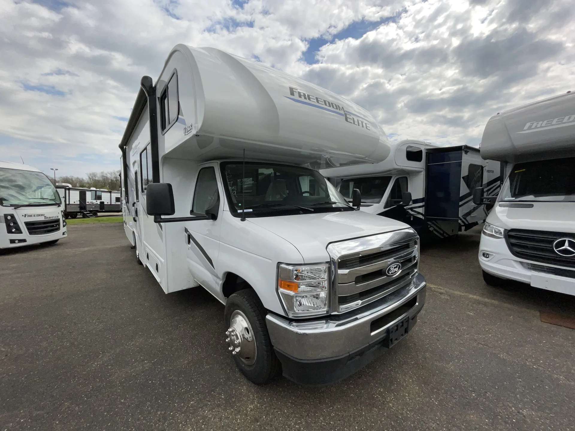 2026 Thor Motor Coach Freedom Elite 28HZ