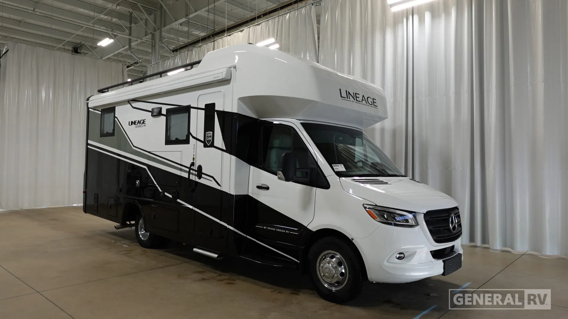 2026 Grand Design Lineage Series M 25FW - Photo 2