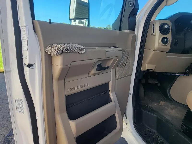 2013 Forest River Sunseeker 3050S, Photos photo 20