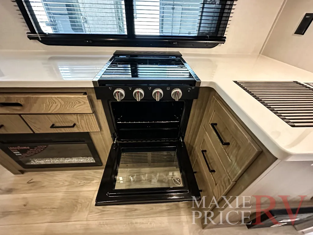 2027 Forest River Flagstaff Micro Lite 22LKS — Photo 7