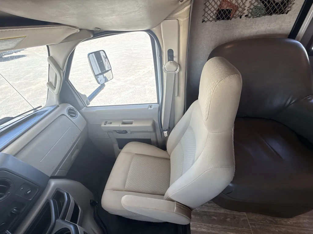 2019 Forest River Sunseeker 3050S, Photos photo 25