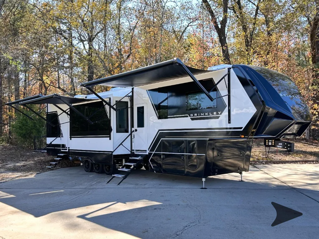 2026 Brinkley Model G 4100, Photos photo 7