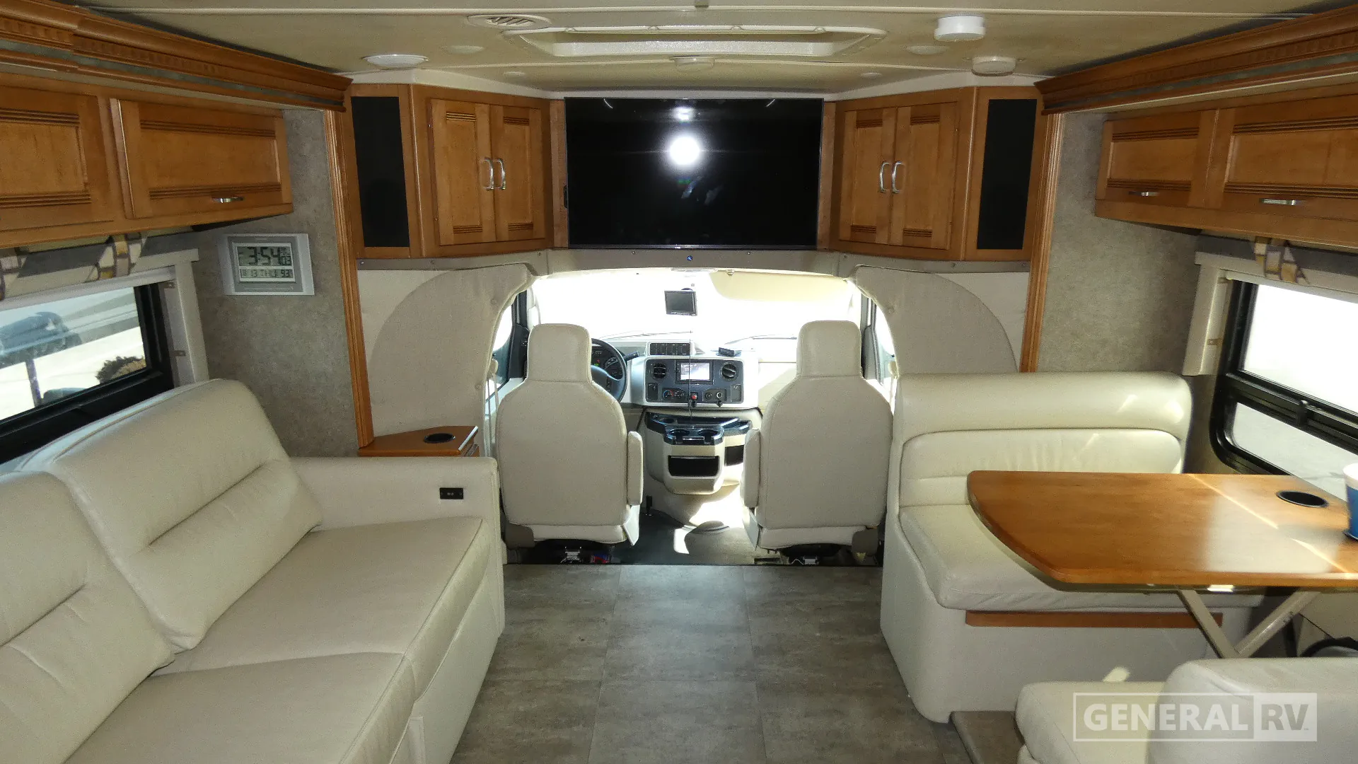 2017 Winnebago Aspect 30J - Photo 4