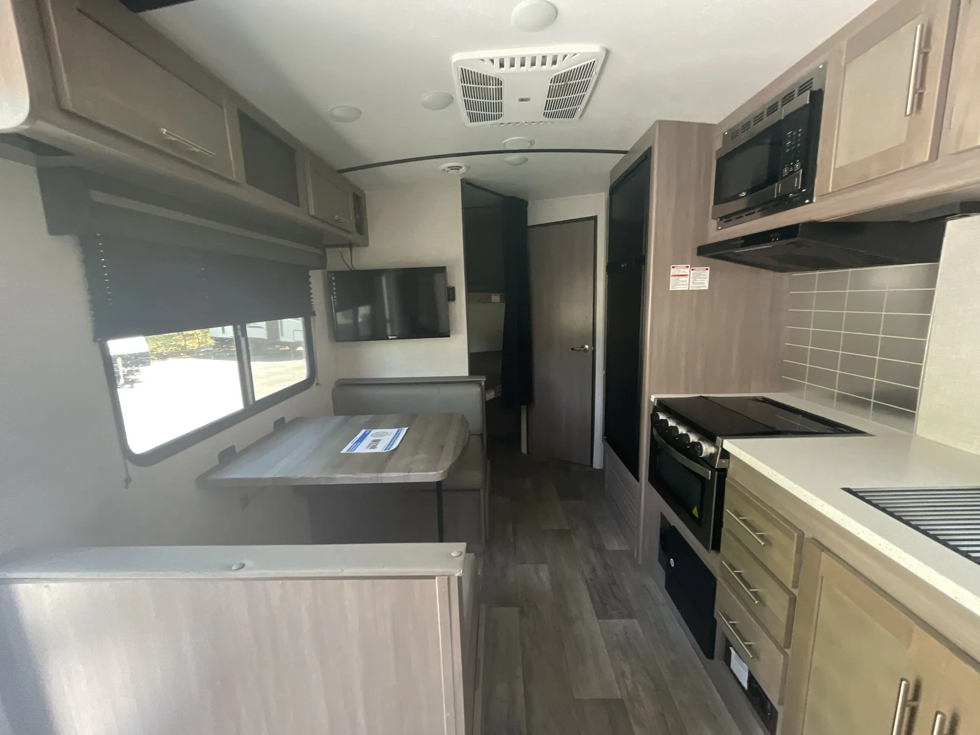 2021 crossroads Sunset Trail 215BH — living area main