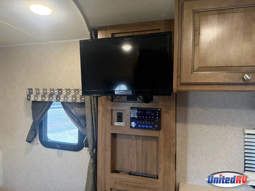 2018 Forest River Rockwood Mini Lite 2109S, Photos photo 22