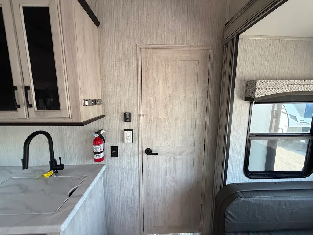 2022 Forest River Sandpiper 3330BH, Photos photo 25