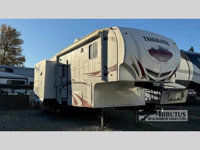 2010 Komfort Trailblazer T253FS - Main photo
