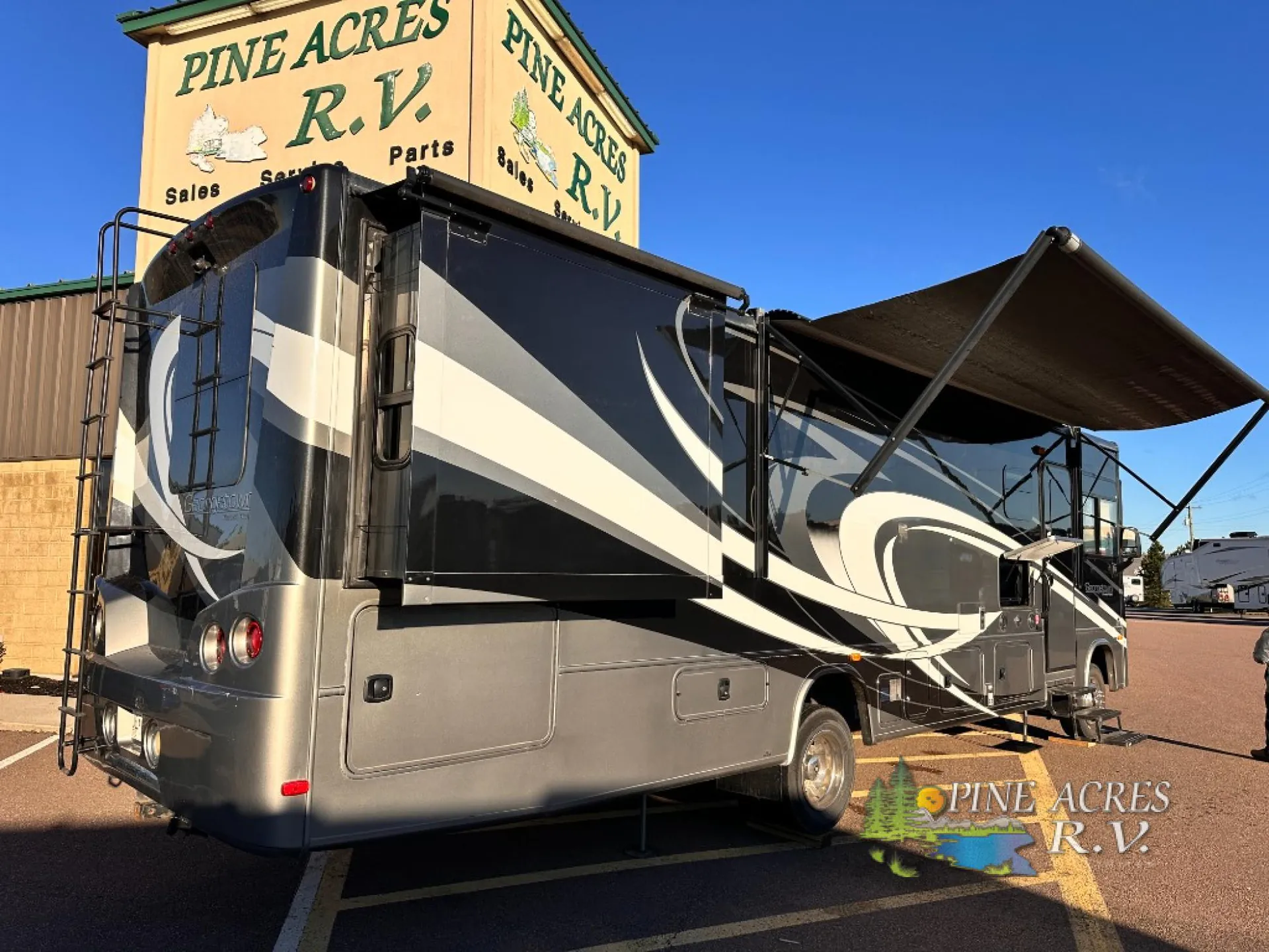 2016 Forest River Georgetown 335DS - Photo 3
