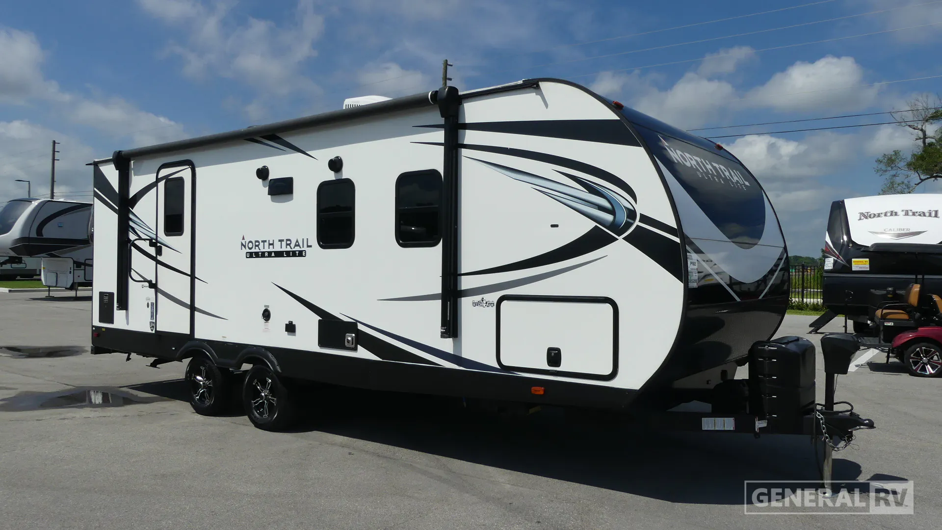 2021 Heartland North Trail Ultra-Lite Travel Trailer 22CRB - Photo 2