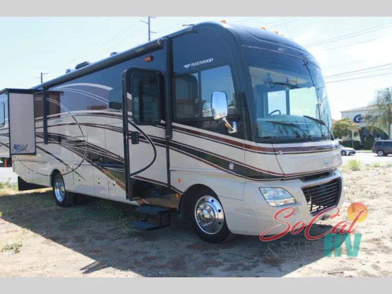 2015 Fleetwood RV Southwind 34A - Photo 2