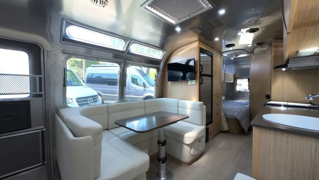 2018 Airstream Flying Cloud 30FB Bunk - Photo 3