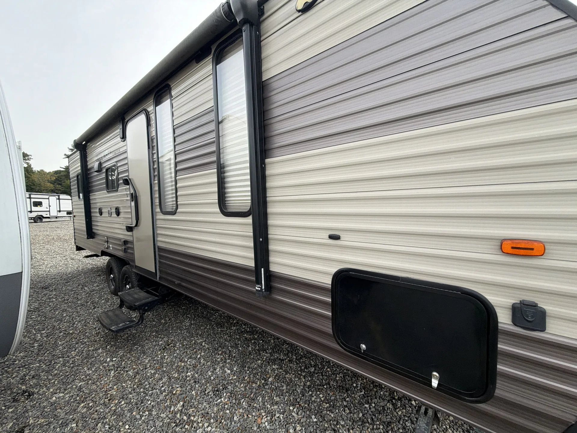 2017 Forest River Cherokee Grey Wolf 22RR — campside