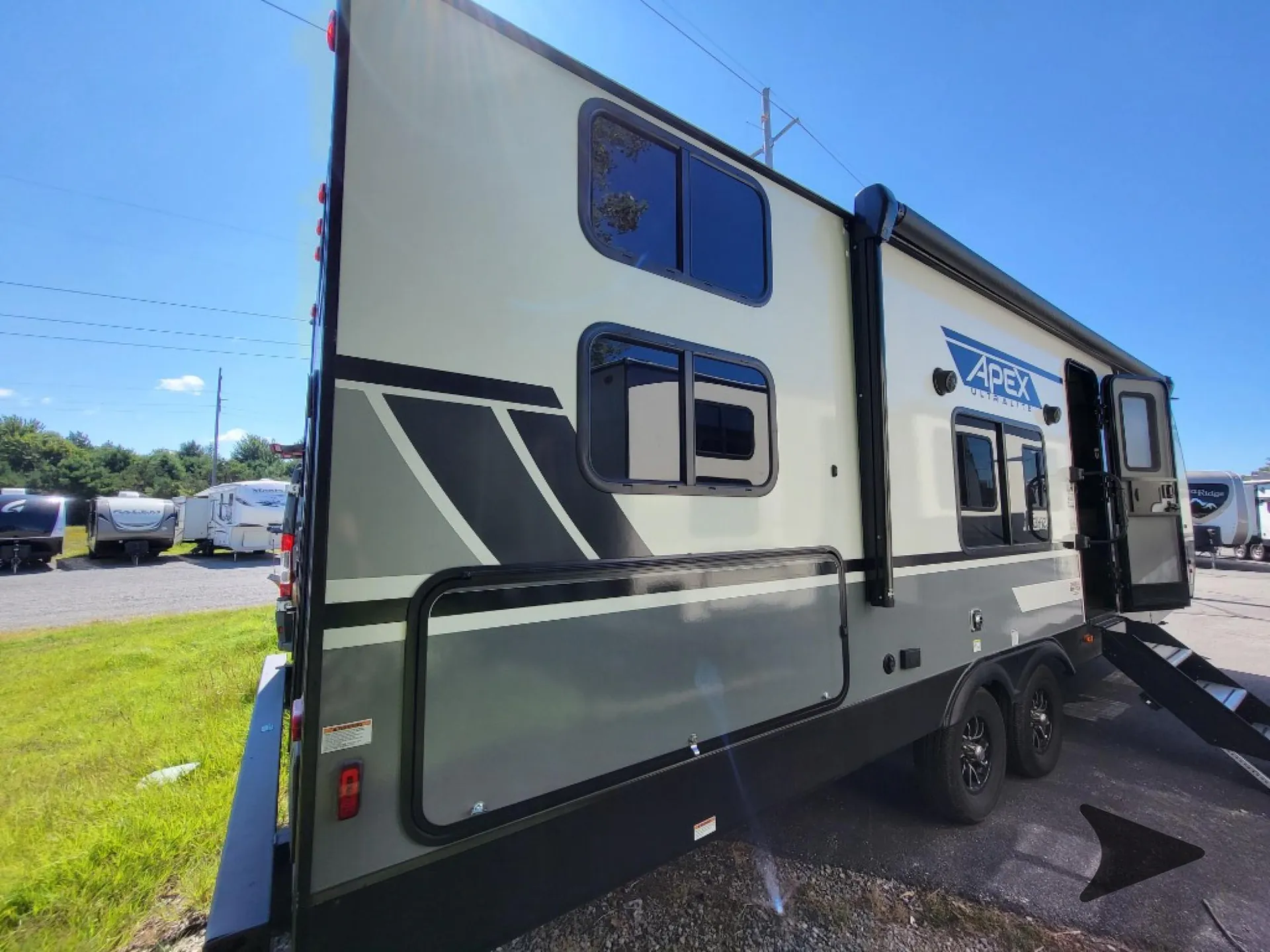 2022 Coachmen Apex 256BHS - Photo 3